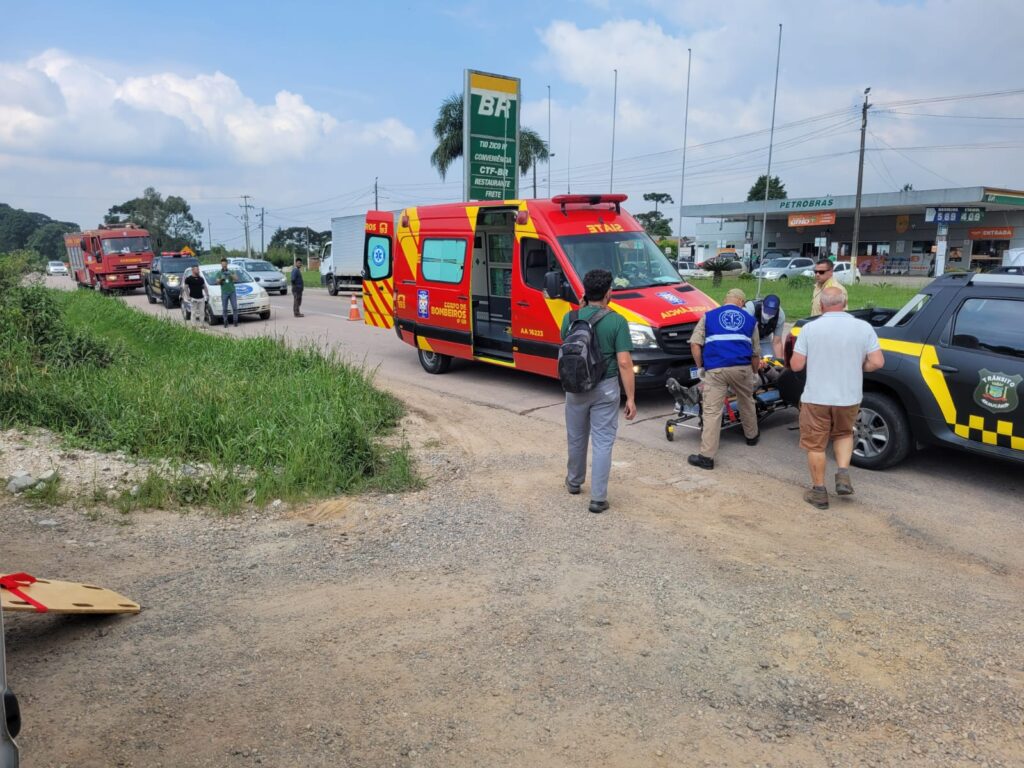 Acidente envolvendo veículo e moto deixa duas vítimas nesta quarta feira (25)