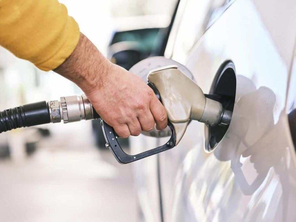 Semana pode começar com aumento de combustível em postos de gasolina