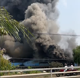 Incêndio de grandes proporções em Joaquim Távora atinge unidade da Frangos Pioneiro