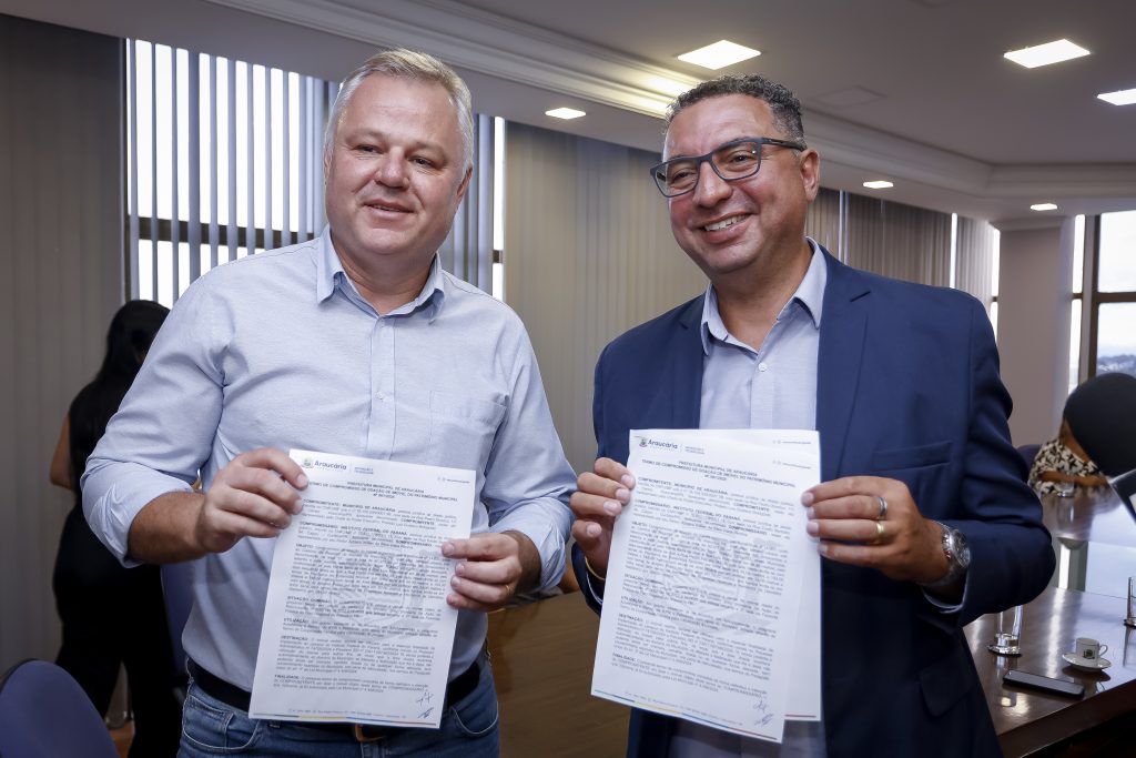 Em dia histórico, prefeito assina termo de cessão de imóvel para a instalação do IFPR em Araucária