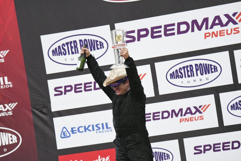 Ricardo Ançay conquista vitória na GT Truck em Cascavel e destaca-se na Fórmula Truck 2025