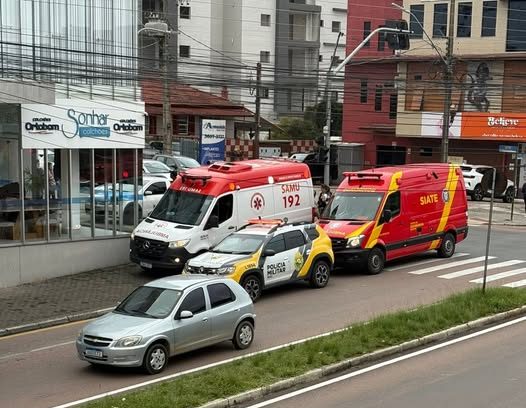Estudante é esfaqueado em briga próximo ao Colégio Szymanski, em Araucária