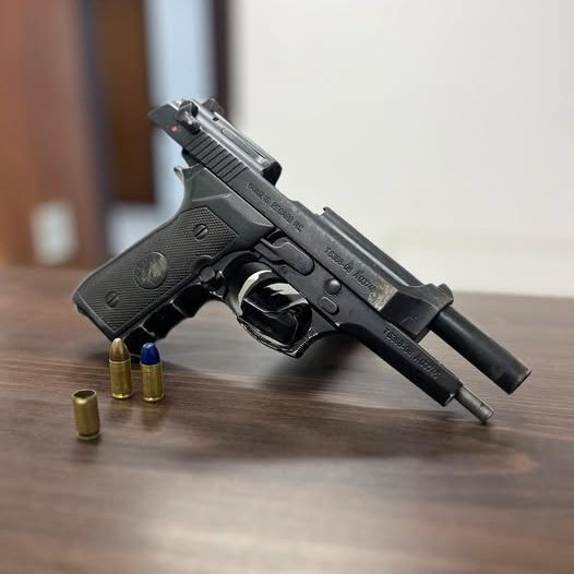 Populares encontram pistola próximo ao Bosque do Santa Eulália em Araucária