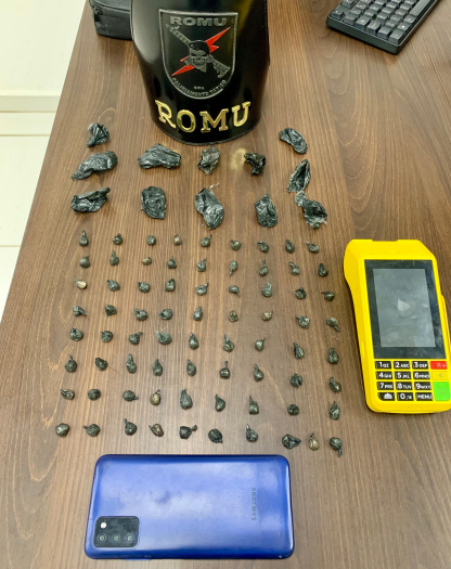 Casal é preso com mais de 70 porções de cocaína durante patrulhamento da GM em Araucária