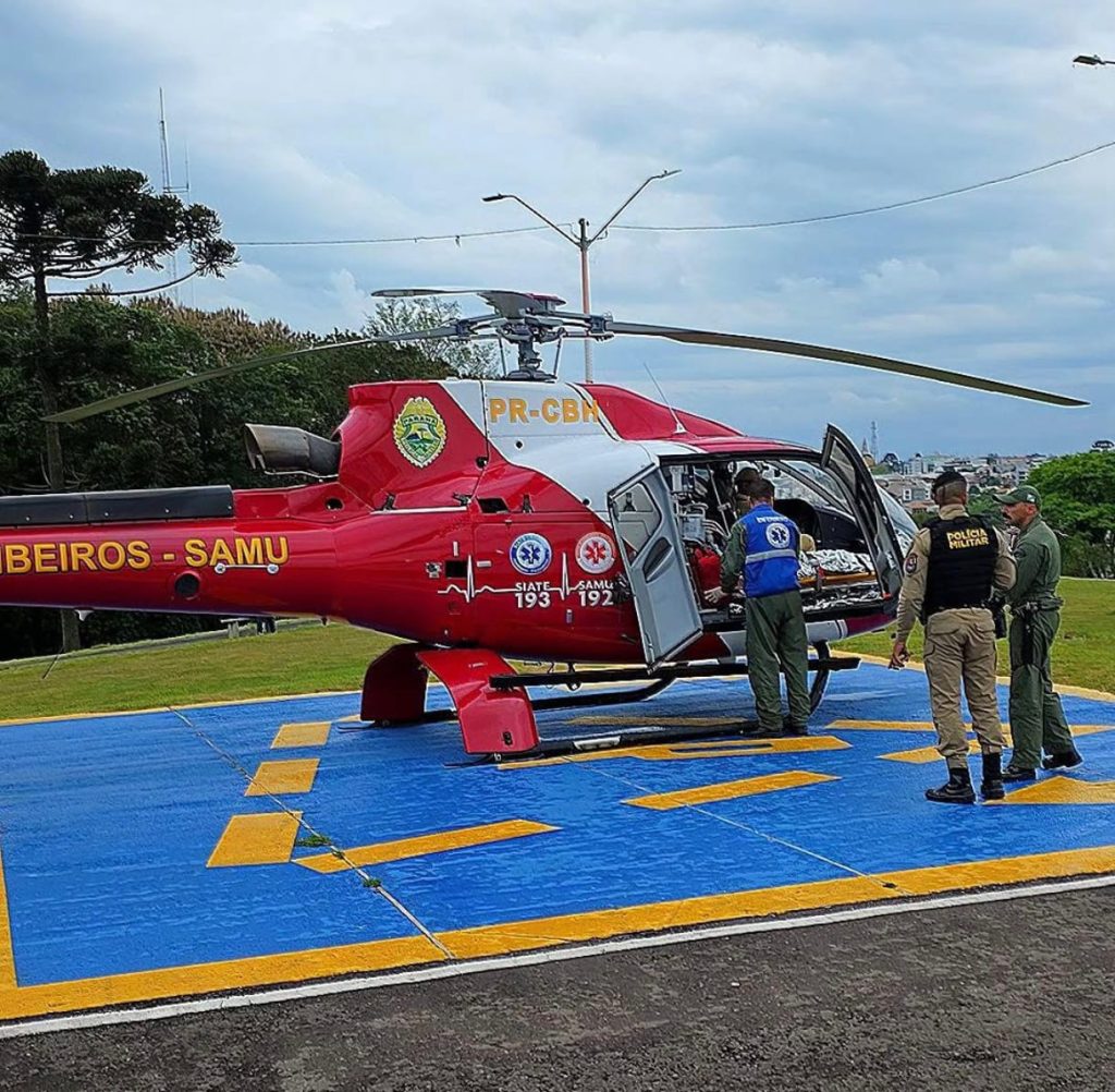 Homem é socorrido de helicóptero após ser esfaqueado no Campina da Barra, em Araucária