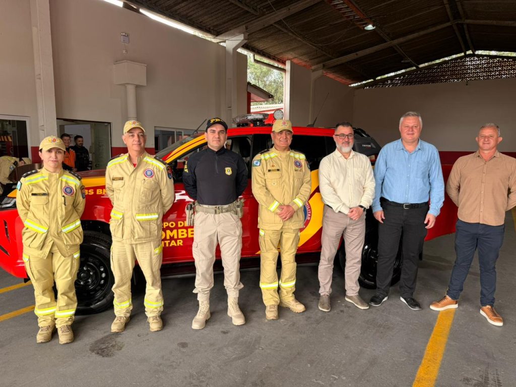 Reforço na Segurança! Corpo de Bombeiros de Araucária Recebe Nova Viatura do Governo do Estado
