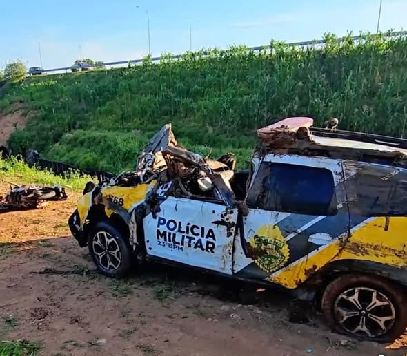 Luto no Natal. Soldado da PM morre e companheiro fica ferido após viatura cair em ribanceira na CIC