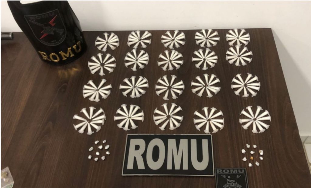 ROMU intercepta tráfico de drogas e apreende 200 pinos de cocaína no Capela Velha