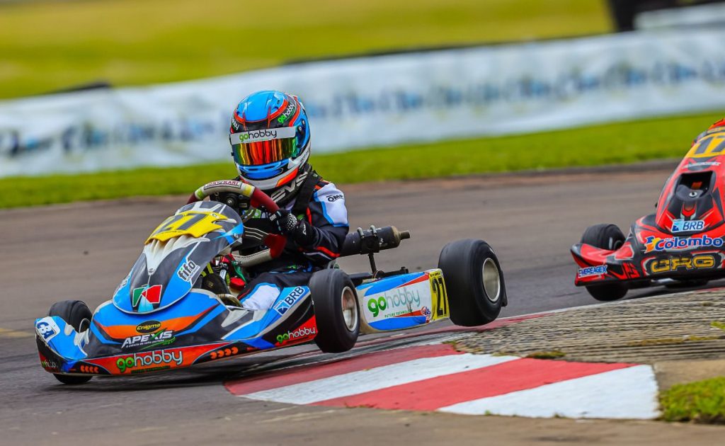 Piloto araucariense Igor Ohpis supera problemas no motor e conquista 6º lugar no Sul-Americano de Kart no RS